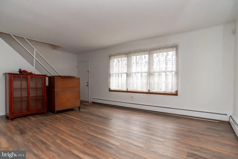 77 Cardinal Rd, Levittown, PA 19057 - #3