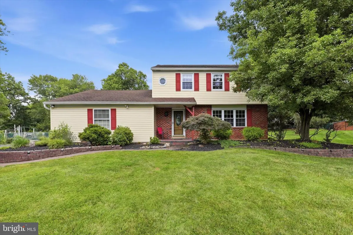 68 Iroquois Ave, Doylestown, PA 18901 - #1