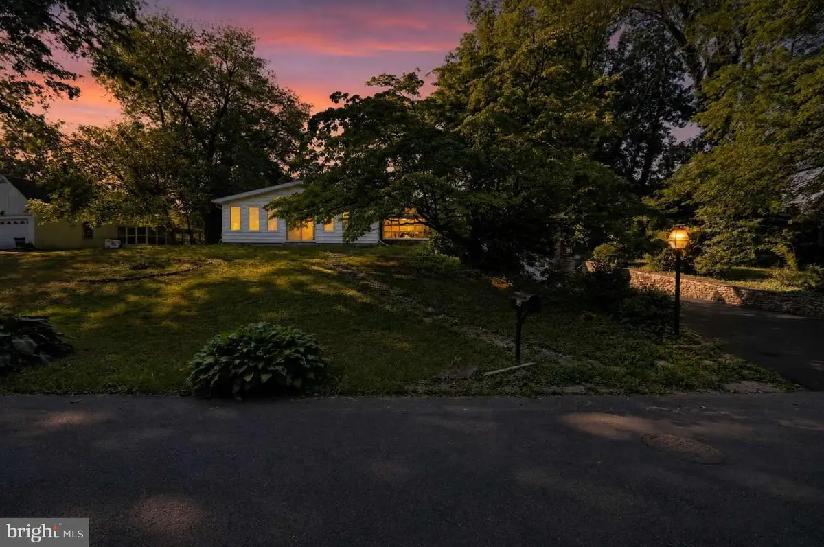 24 Winding Ln, Feasterville Trevose, PA 19053 - #1