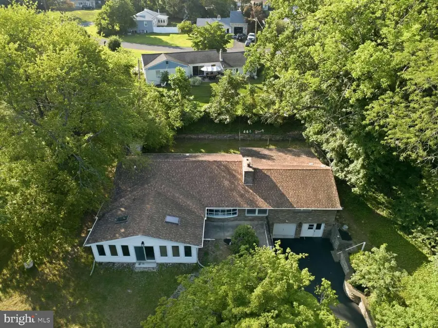 24 Winding Ln, Feasterville Trevose, PA 19053 - #3