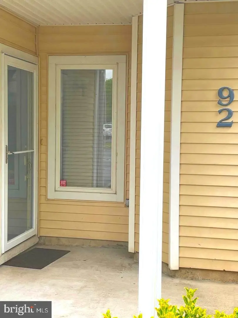 92 Catherine Ct, Levittown, PA 19057 - #2