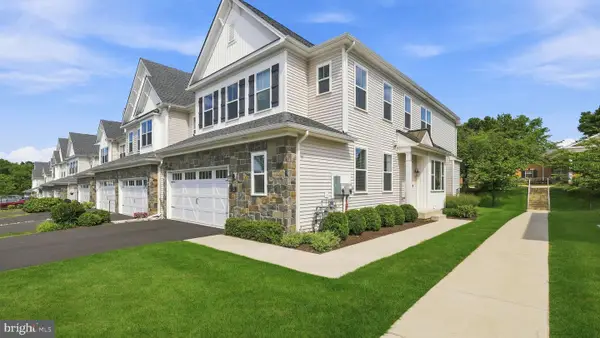 23 Swan Ln, IVYLAND, PA 18974