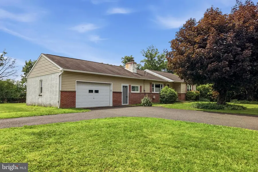 105 N Ridge Rd, Perkasie, PA 18944 - #2