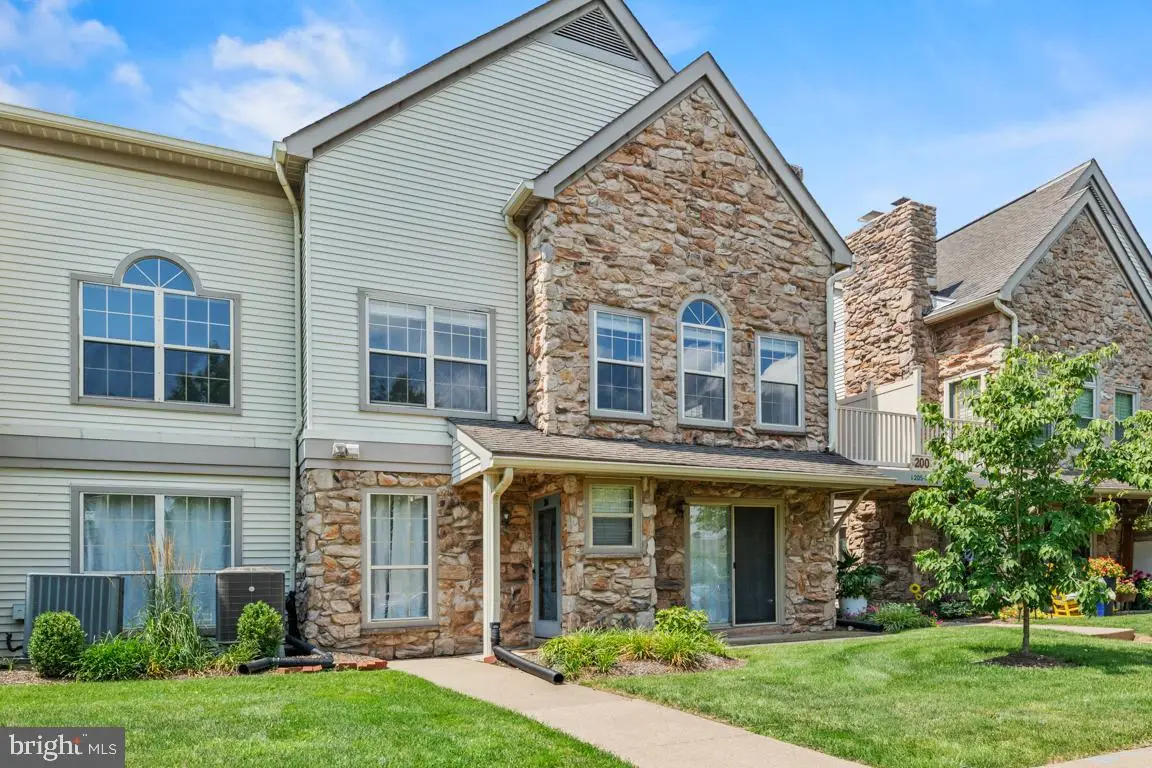 206 Remington Ct, Chalfont, PA 18914 - #1