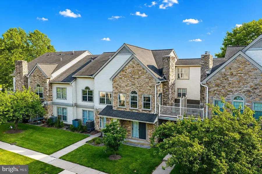 206 Remington Ct, Chalfont, PA 18914 - #2