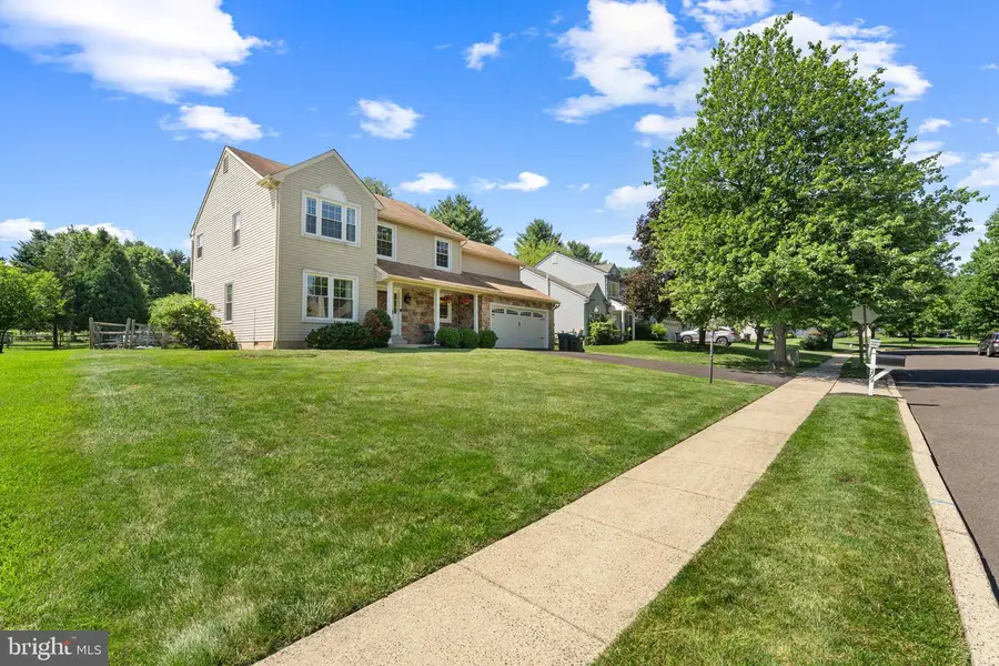 209 E Fairwood Dr, Chalfont, PA 18914 - #2