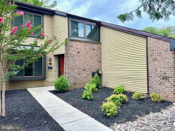 17 Farmington Pl, NEWTOWN, PA 18940