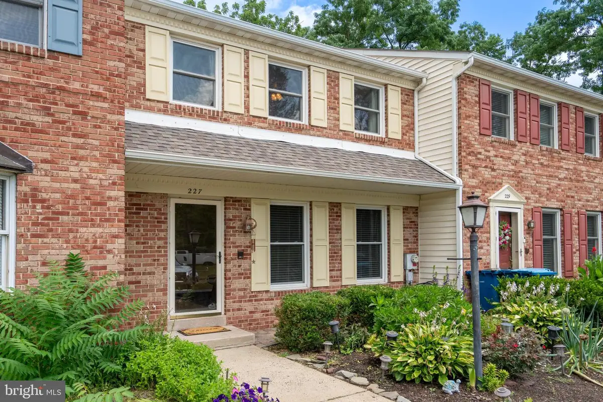 227 Grove Cir #60, Sellersville, PA 18960 - #1