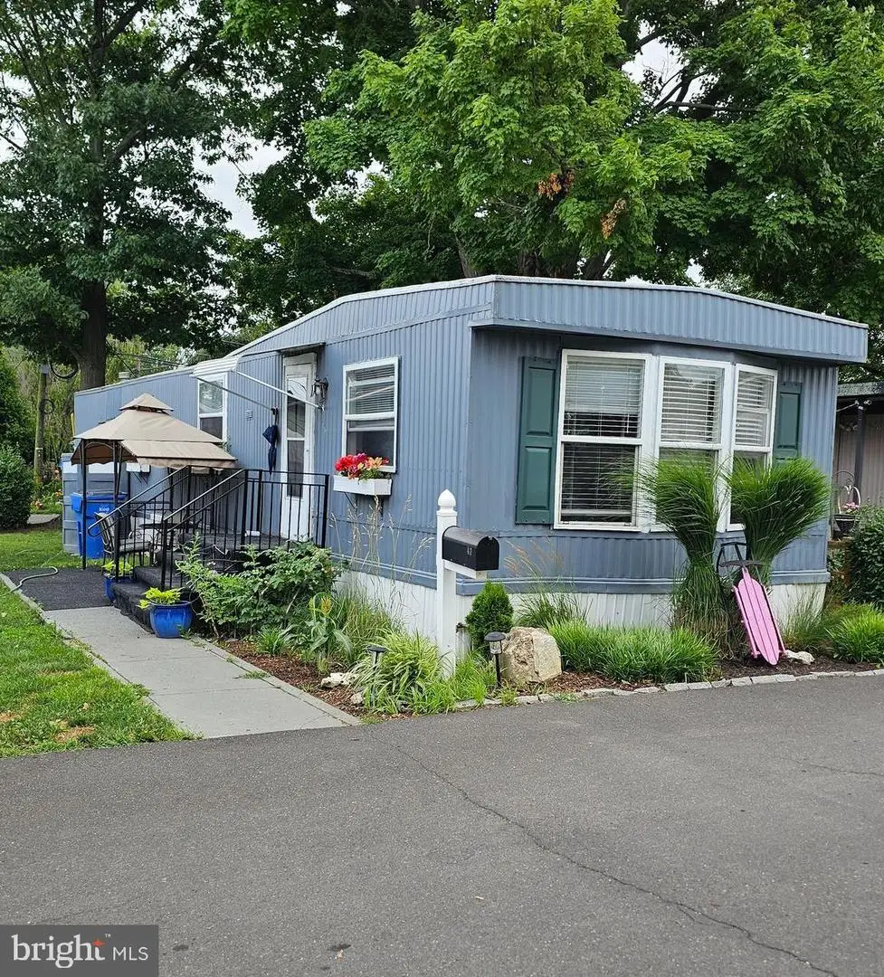 47 Kennedy Dr, Fairless Hills, PA 19030 - #1