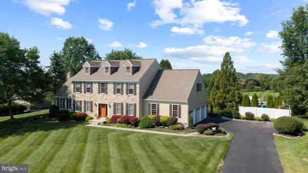 3821 Fountain Cir, FOUNTAINVILLE, PA 18923