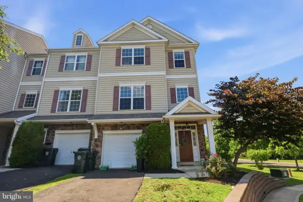 10 Richard Rd, BENSALEM, PA 19020