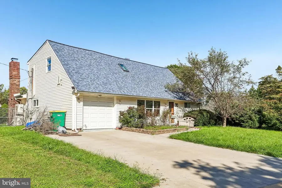 70 Village Ln, Levittown, PA 19054 - #2