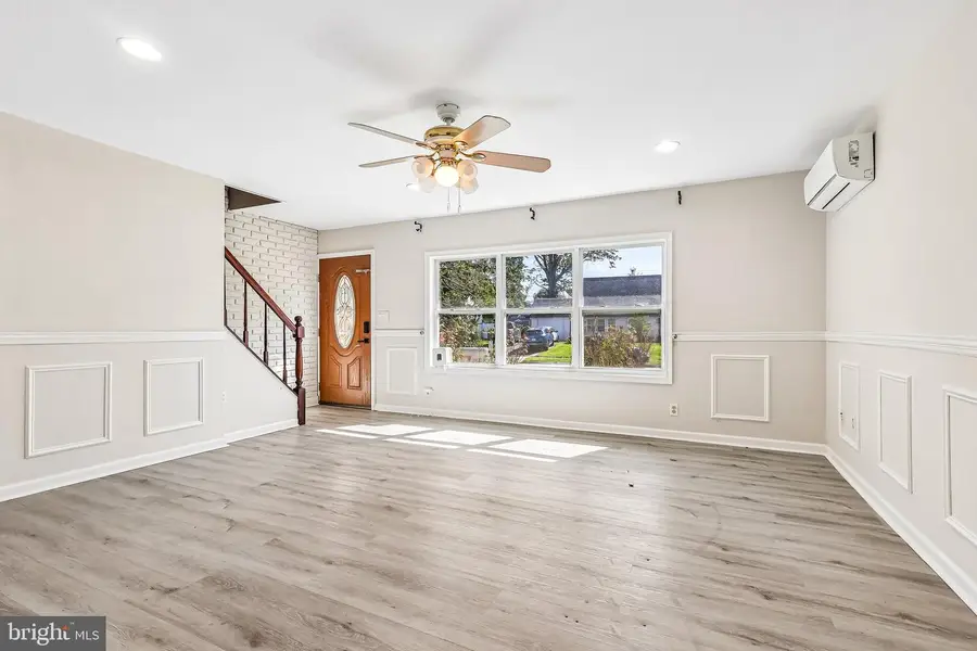 70 Village Ln, Levittown, PA 19054 - #3