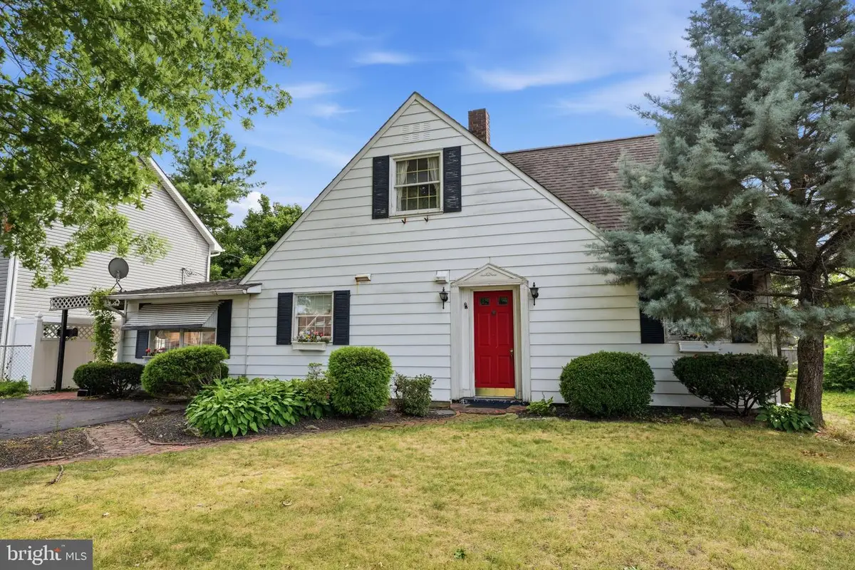 139 Northpark Dr, Levittown, PA 19054 - #1