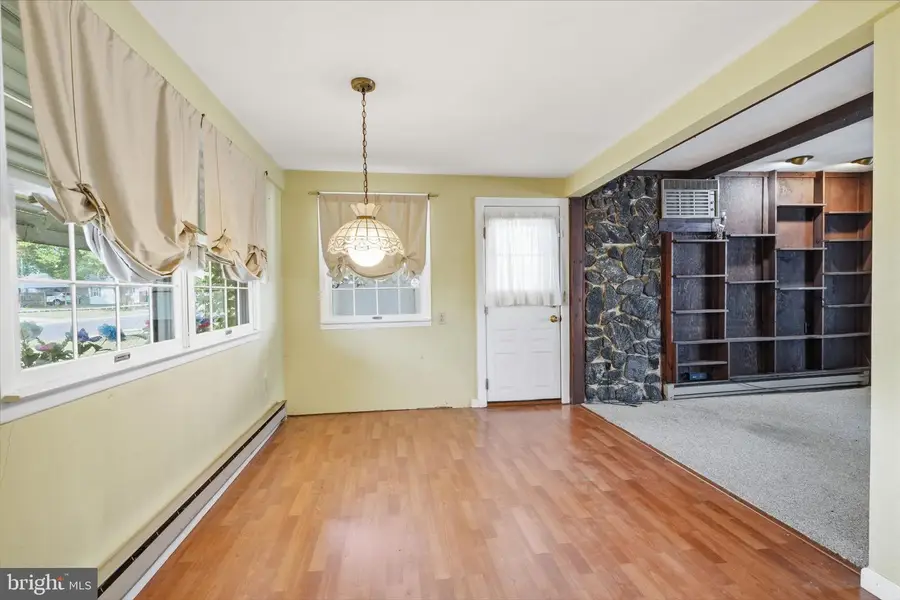 139 Northpark Dr, Levittown, PA 19054 - #3