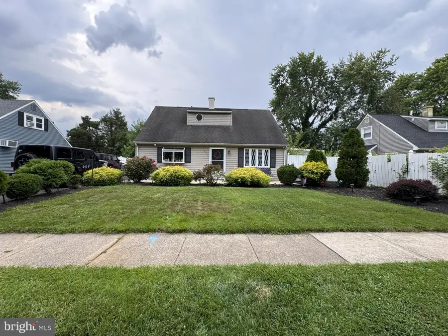 609 Fairhill Rd, Morrisville, PA 19067 - #2