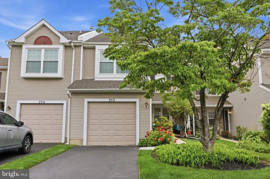 253 Sequoia Dr, Newtown, PA 18940 - #2