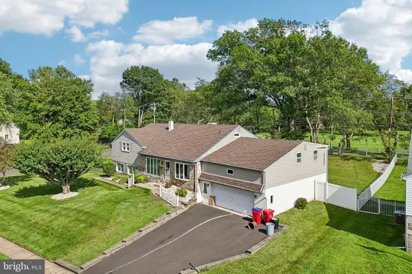 865 Worthington Dr, WARMINSTER, PA 18974