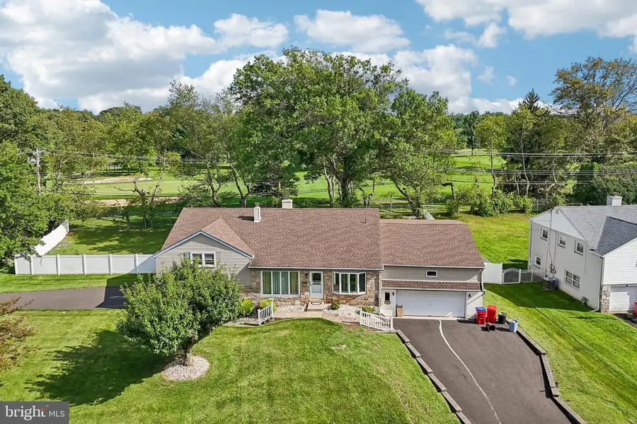 865 Worthington Dr, Warminster, PA 18974 - #2
