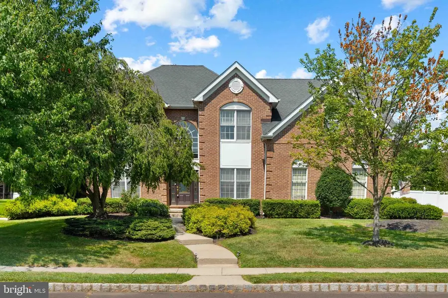 1224 Bridle Estates Dr, Yardley, PA 19067 - #2