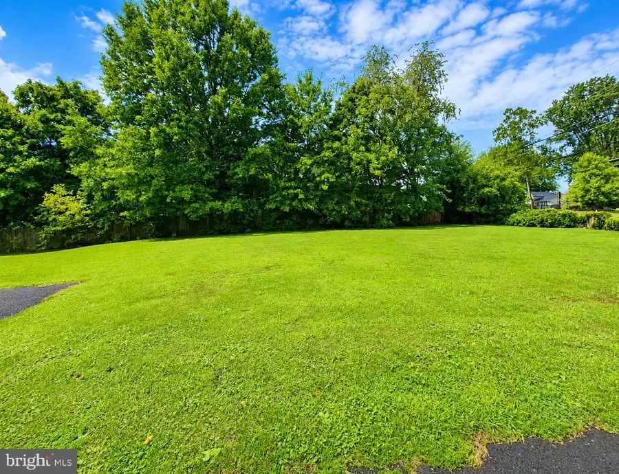 10 W Butler Ave, Doylestown, PA 18901 - #3