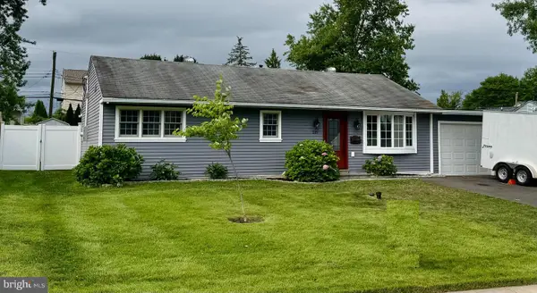 218 Tewksbury Rd, FAIRLESS HILLS, PA 19030