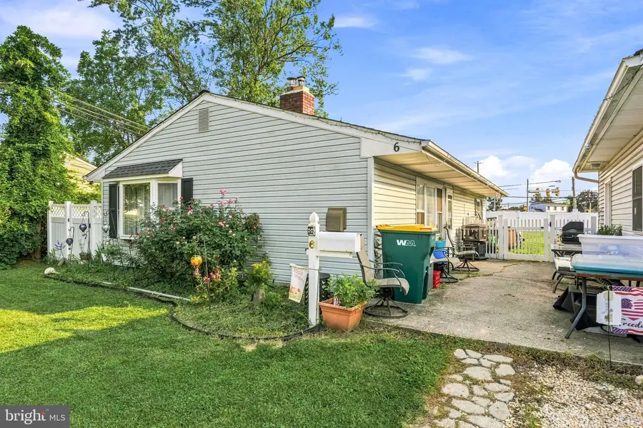 6 Idlewild Rd, Levittown, PA 19057 - #3