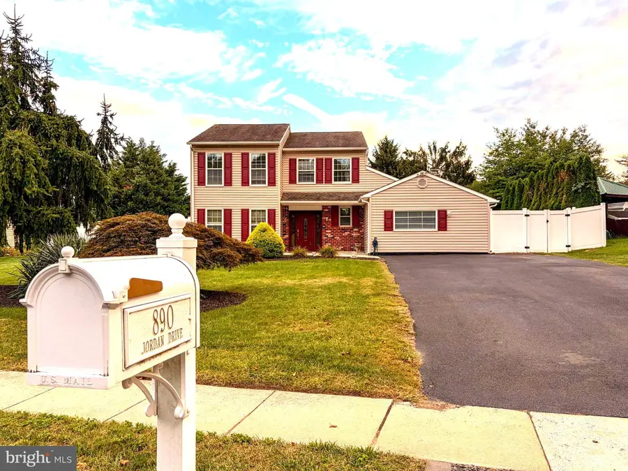 890 Jordan Dr, Bensalem, PA 19020 - #3