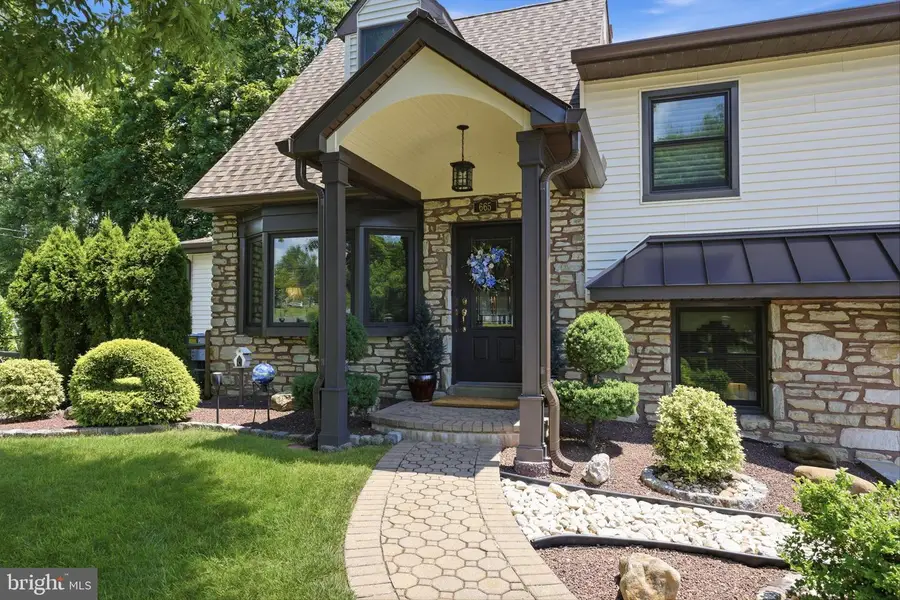 665 Paddock Rd, Southampton, PA 18966 - #2