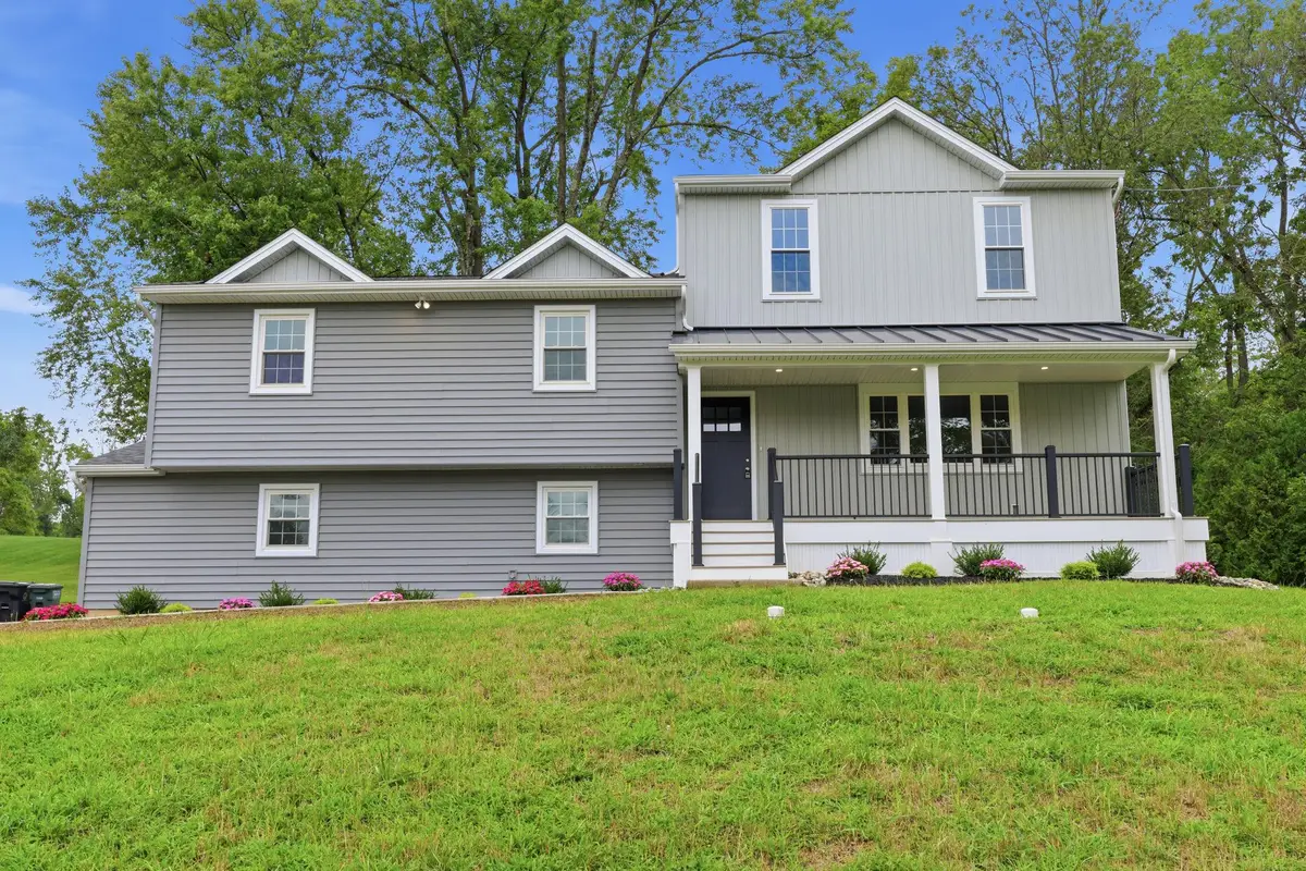 886 Sackettsford Rd, Ivyland, PA 18974 - #1