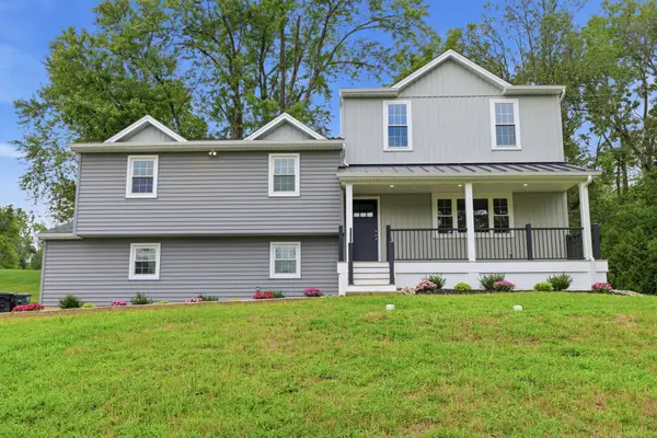 886 Sackettsford Rd, IVYLAND, PA 18974