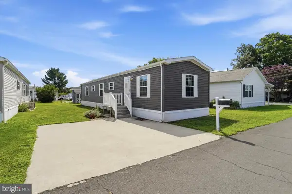44 Kennedy Dr, FAIRLESS HILLS, PA 19030