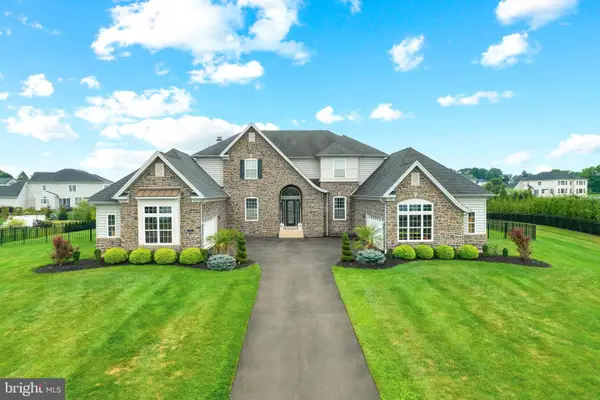 4 Shady Pines Dr, IVYLAND, PA 18974