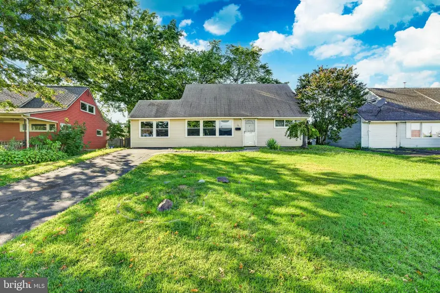 19 Vicar Ln, Levittown, PA 19054 - #2
