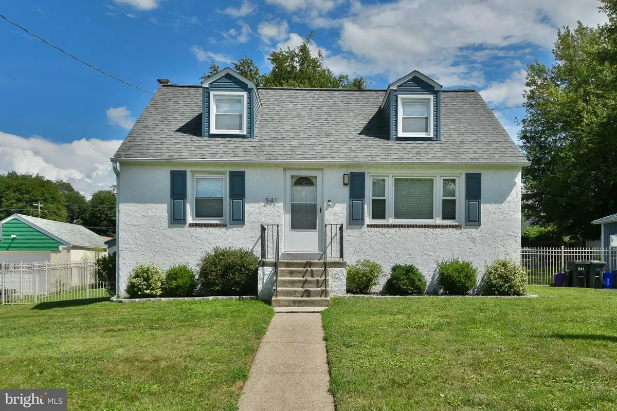 541 Highland Ave, Feasterville Trevose, PA 19053 - #1