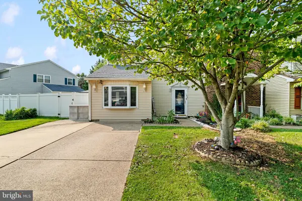 106 Winfield Ct, FAIRLESS HILLS, PA 19030