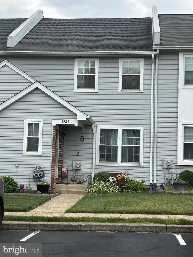1523 Russett Dr, Warminster, PA 18974 - #1
