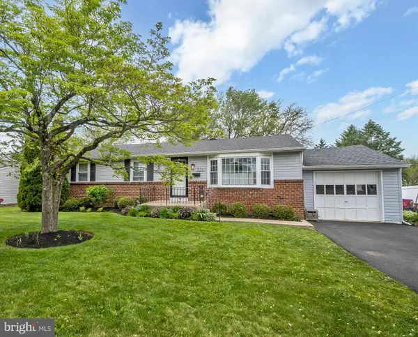 856 Roger Rd, WARMINSTER, PA 18974