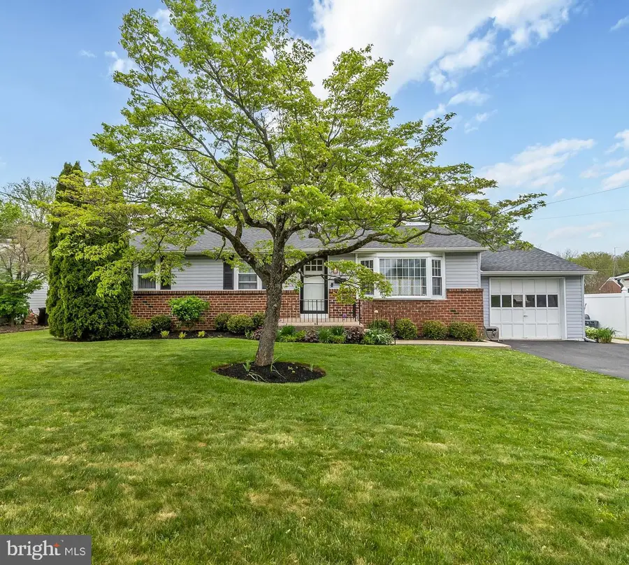 856 Roger Rd, Warminster, PA 18974 - #3