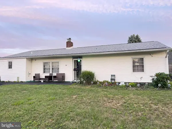 36 Elm Ln, LEVITTOWN, PA 19054