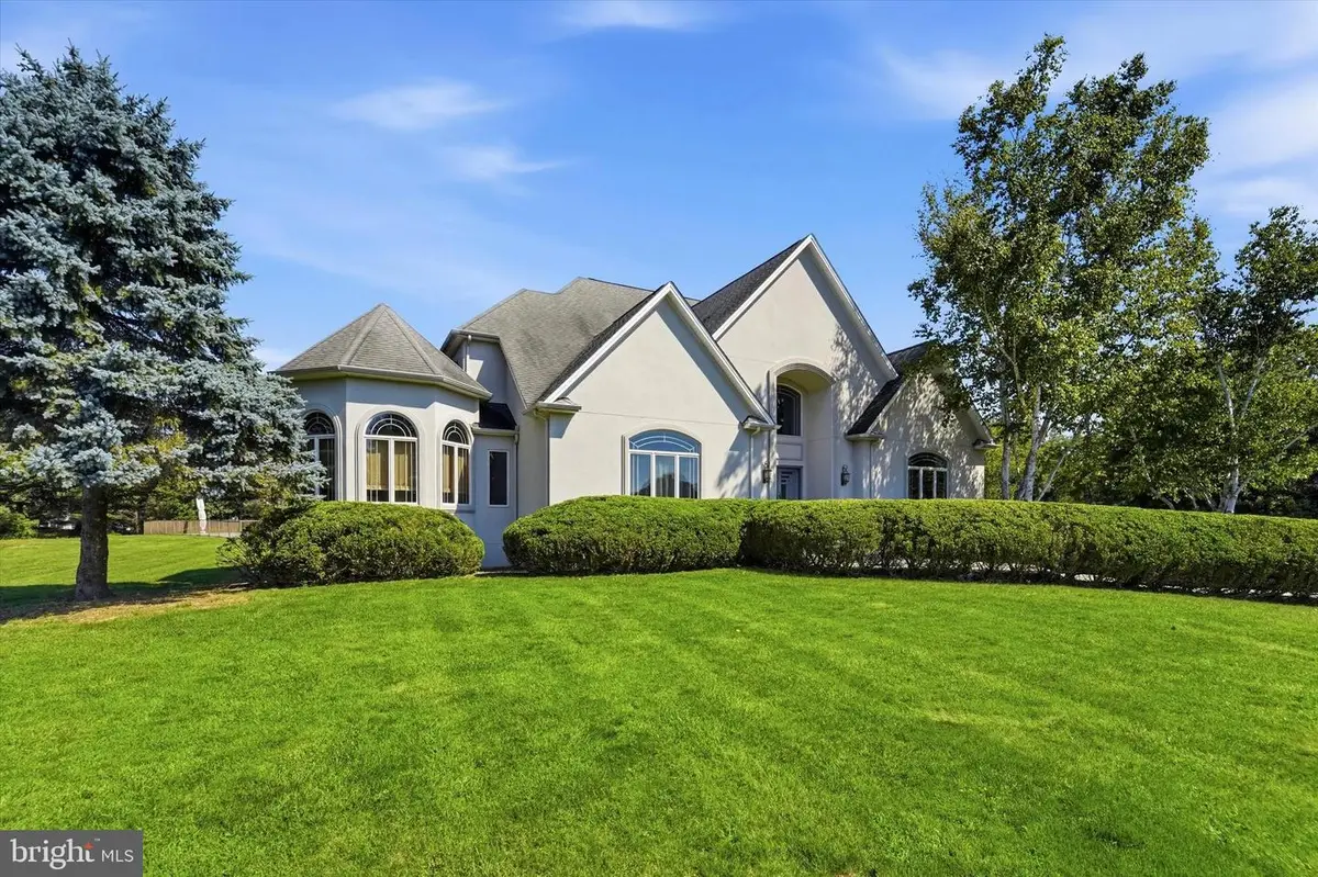 7 Longmeadow St, Newtown, PA 18940 - #1