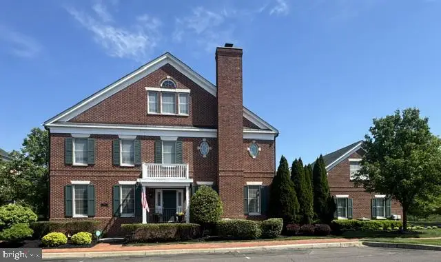 405 Centre Ave, Newtown, PA 18940 - #1
