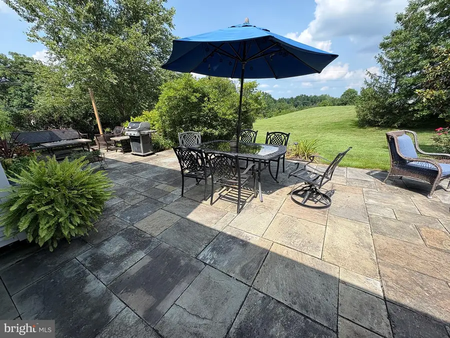 131 Springfield Dr, Sellersville, PA 18960 - #2