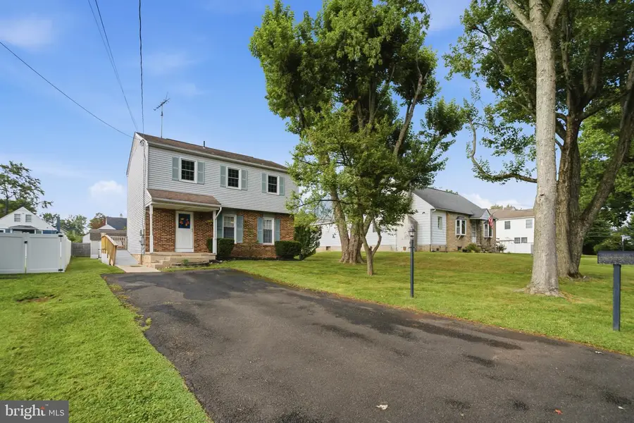 325 Cedar St, Warminster, PA 18974 - #3