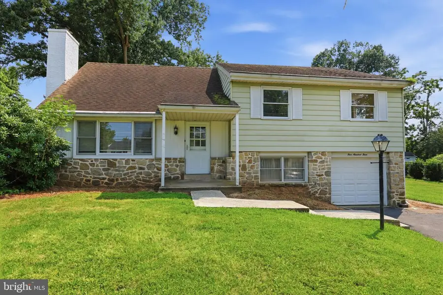 403 Merion Dr, Newtown, PA 18940 - #2