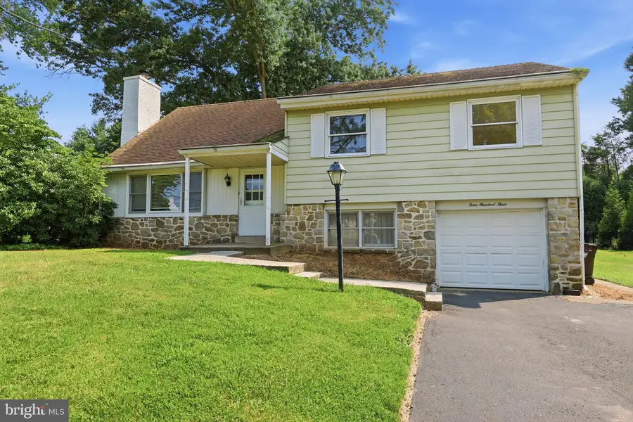 403 Merion Dr, Newtown, PA 18940 - #3