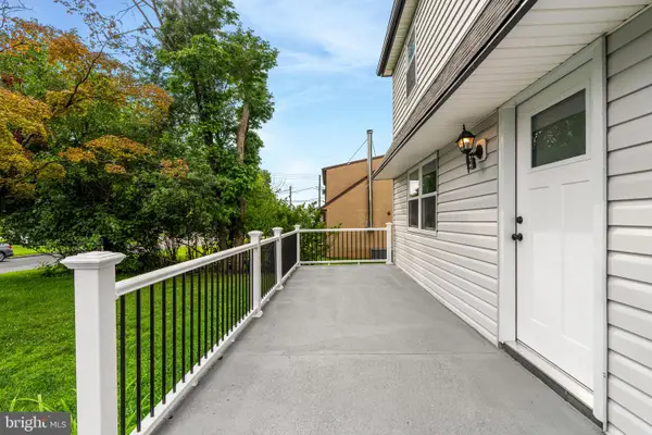 200 Maple St, WARMINSTER, PA 18974