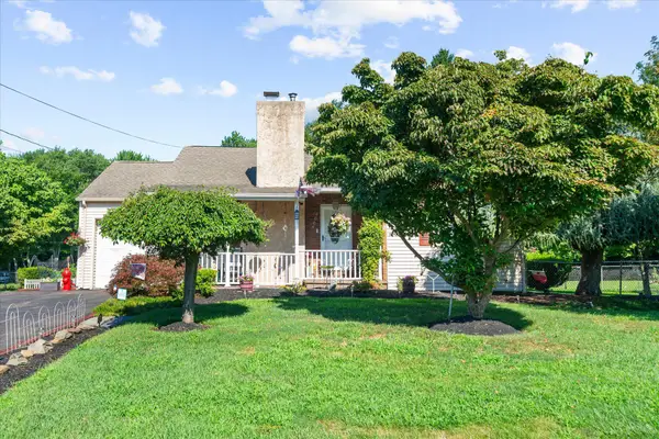 4004 Hulmeville Rd, BENSALEM, PA 19020