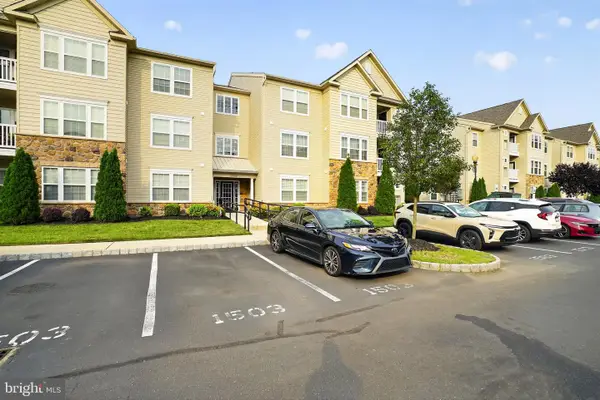 1503 Moore St #303, BRISTOL, PA 19007