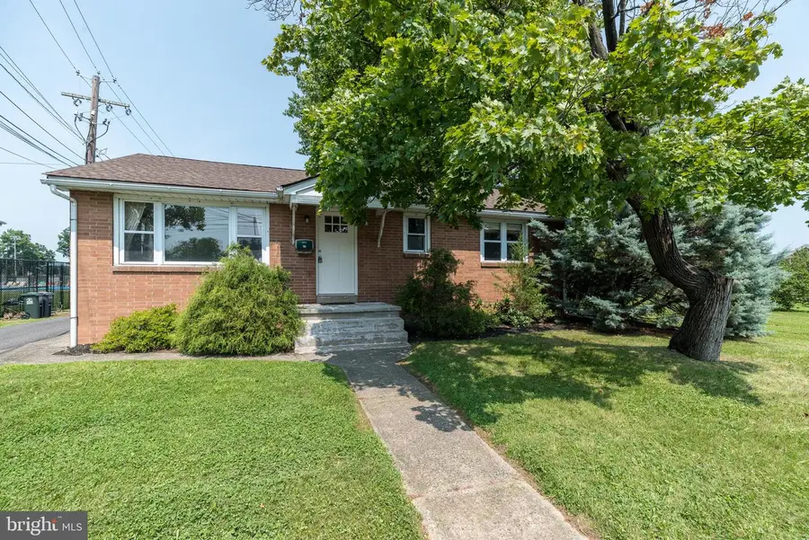 535 W Mill St, Quakertown, PA 18951 - #2